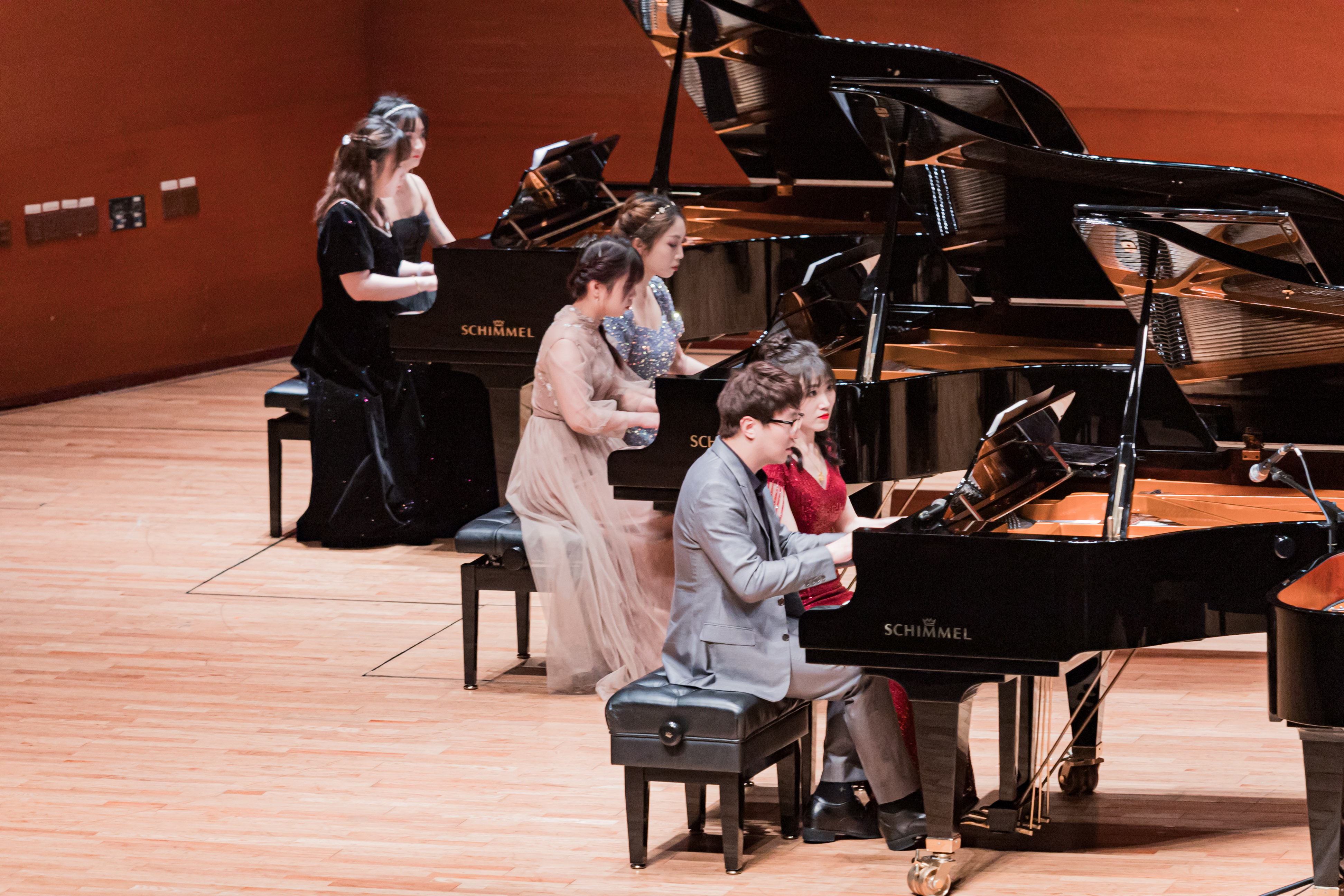 多鋼琴音樂盛典華麗上演，與大師同臺演出！