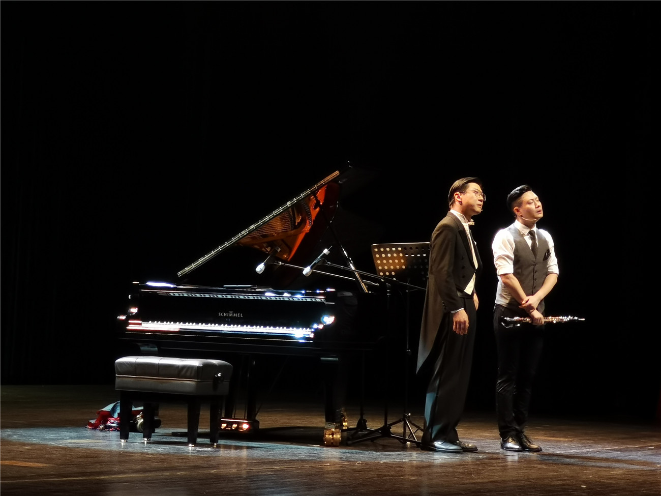 侯樂天音樂喜劇《鋼琴不是吹的》爆笑開場