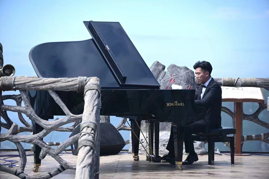 舒密爾鋼琴助力成渝雙城之巔極限音樂會